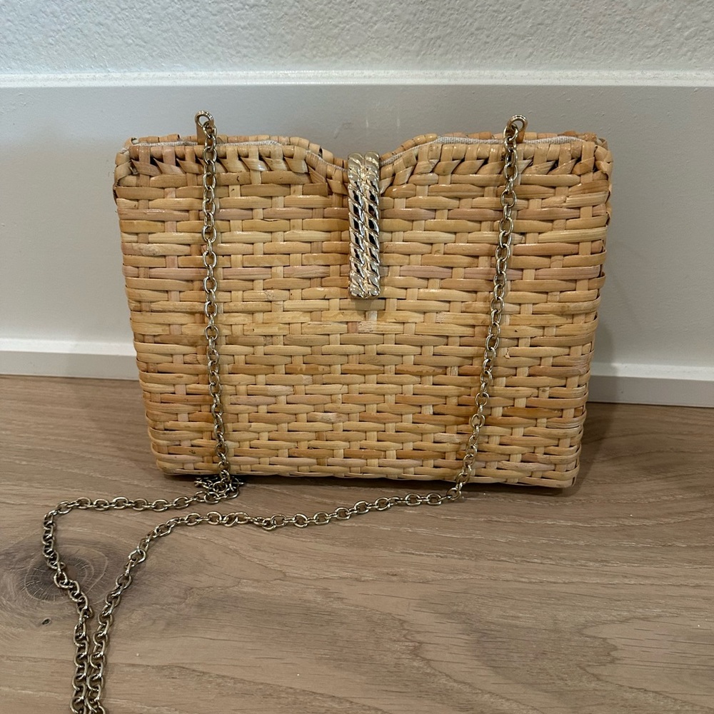 Rattan bag with crossbody chain